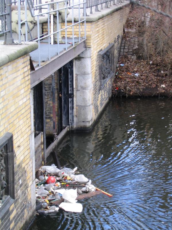 Obere Freiarchenbr�cke am 18.1.2004